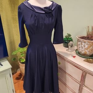 MUXXN Long Sleeve Navy Dress